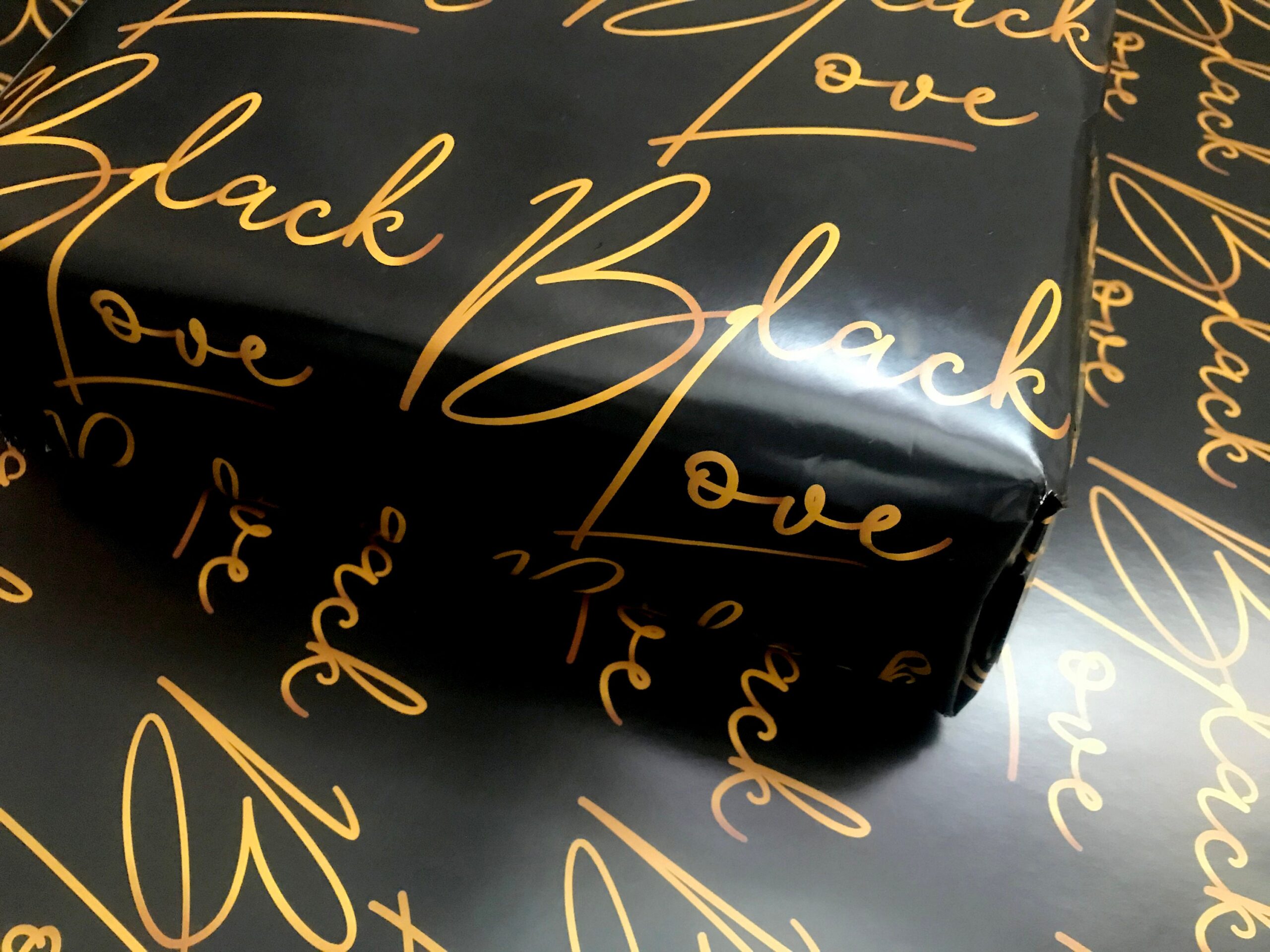 Black and Gold Black Love Gift Tags (3 pack) - Image 3