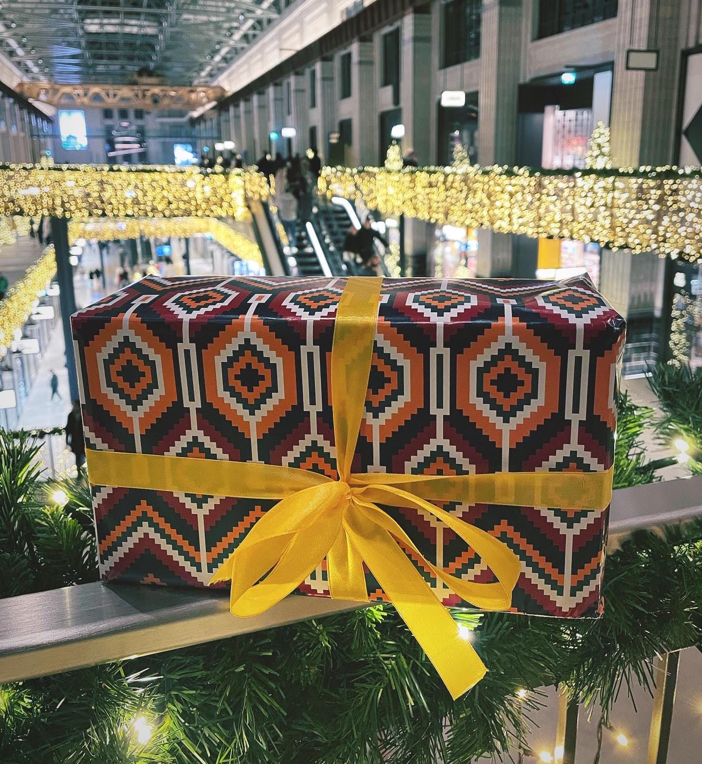 African Print wrapping Paper